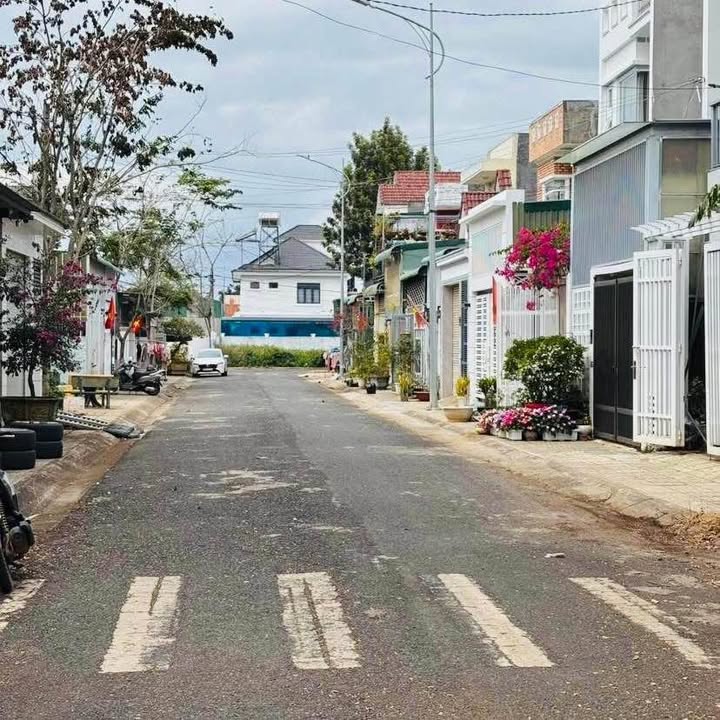 Đất Sổ Hồng Thổ Cư 120m² Đường Nguyễn Xí, Đức Trọng - Giá 3.8 Tỷ