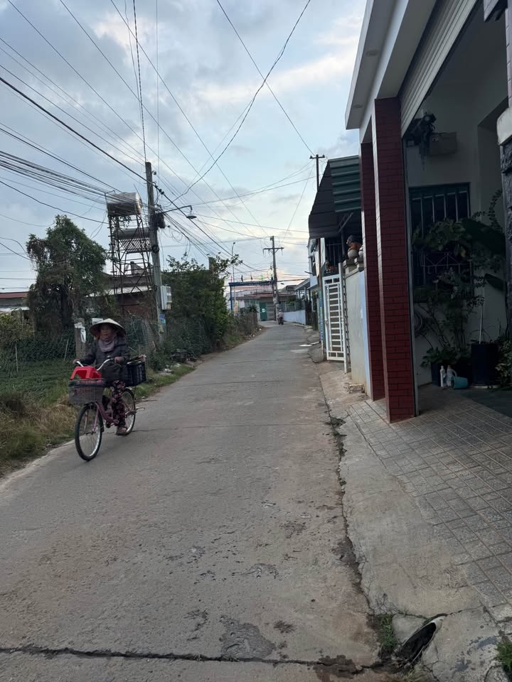 Nhà riêng Lê Hồng Phong, Đức Trọng 105m² - Sổ hồng sẵn, bán gấp!