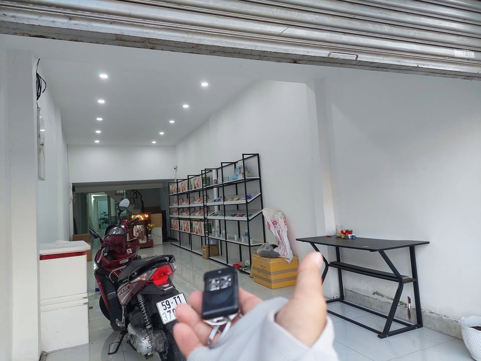 Nhà Phố Âu Cơ Tân Bình 100m² - Mặt tiền kinh doanh hiệu quả!