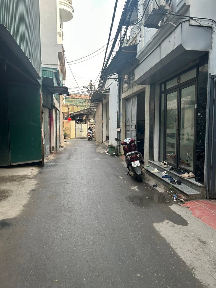 Nhà phố La Phù 37m² giá 6 tỷ - Vị trí đẹp, ô tô tải đỗ cửa!