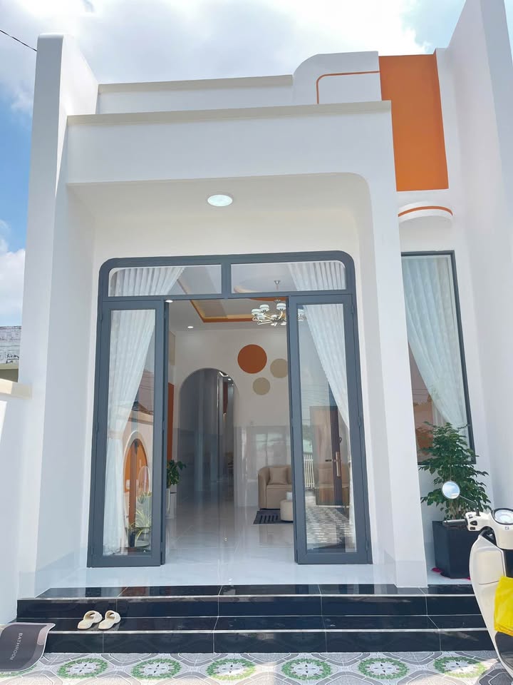 Nhà Mới Đẹp 171m² Sát Chợ Long Hoa, Sân Vườn Chill - Giá 2.05 Tỷ