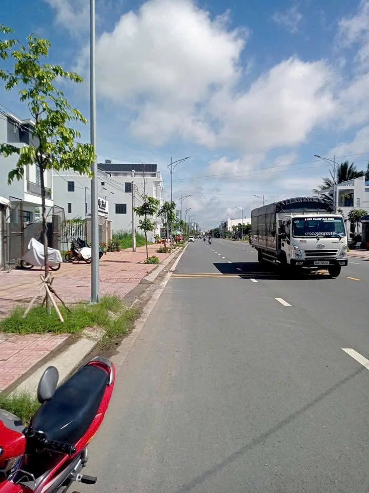 Đất nền mặt tiền Đường Tiến Thành, TP Vĩnh Long 1800m² - Tiềm năng tăng giá!