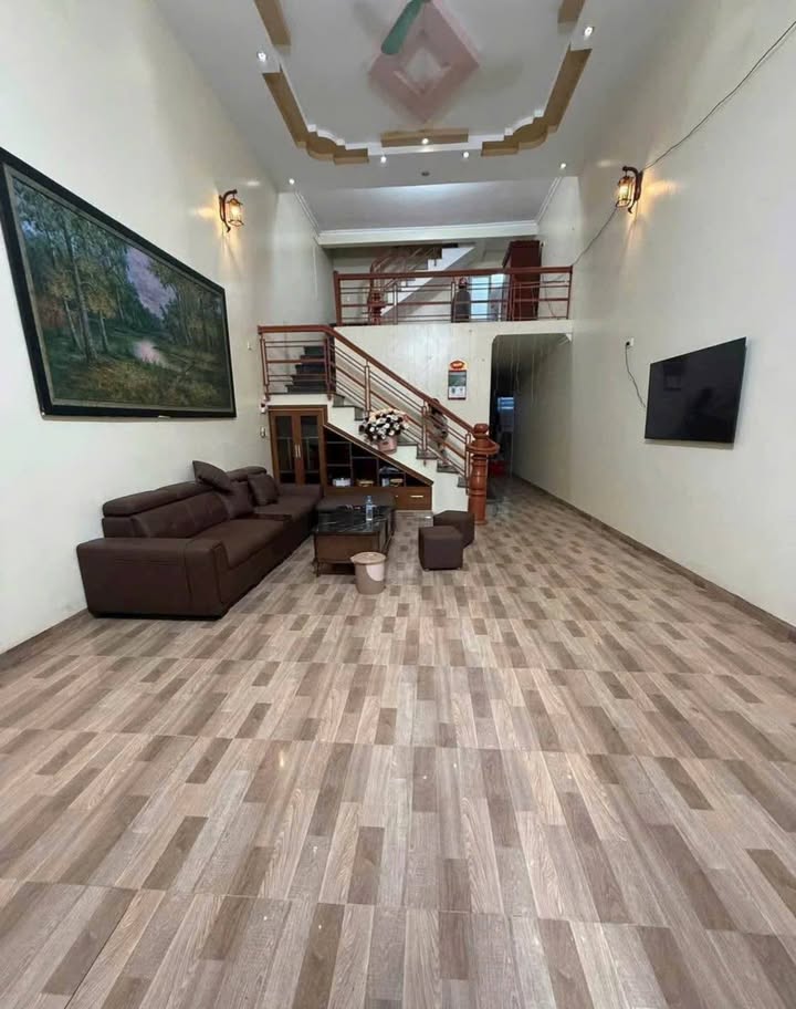 Nhà 3 Tầng Đường 19/5, Hà Giang - 125m² Sổ Đỏ, Giá 2 Tỷ