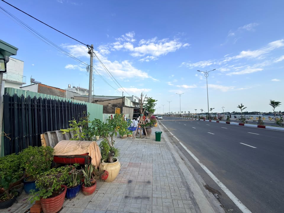 Đất nền TP Biên Hòa 74m² giá 7.4 tỷ - Tiềm năng tăng giá, sổ đỏ chính chủ!