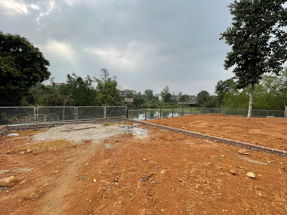 Đất Nền Phú Cát 230m² View Hồ - Sổ Đỏ Riêng, Giá Chỉ 2.3 Tỷ