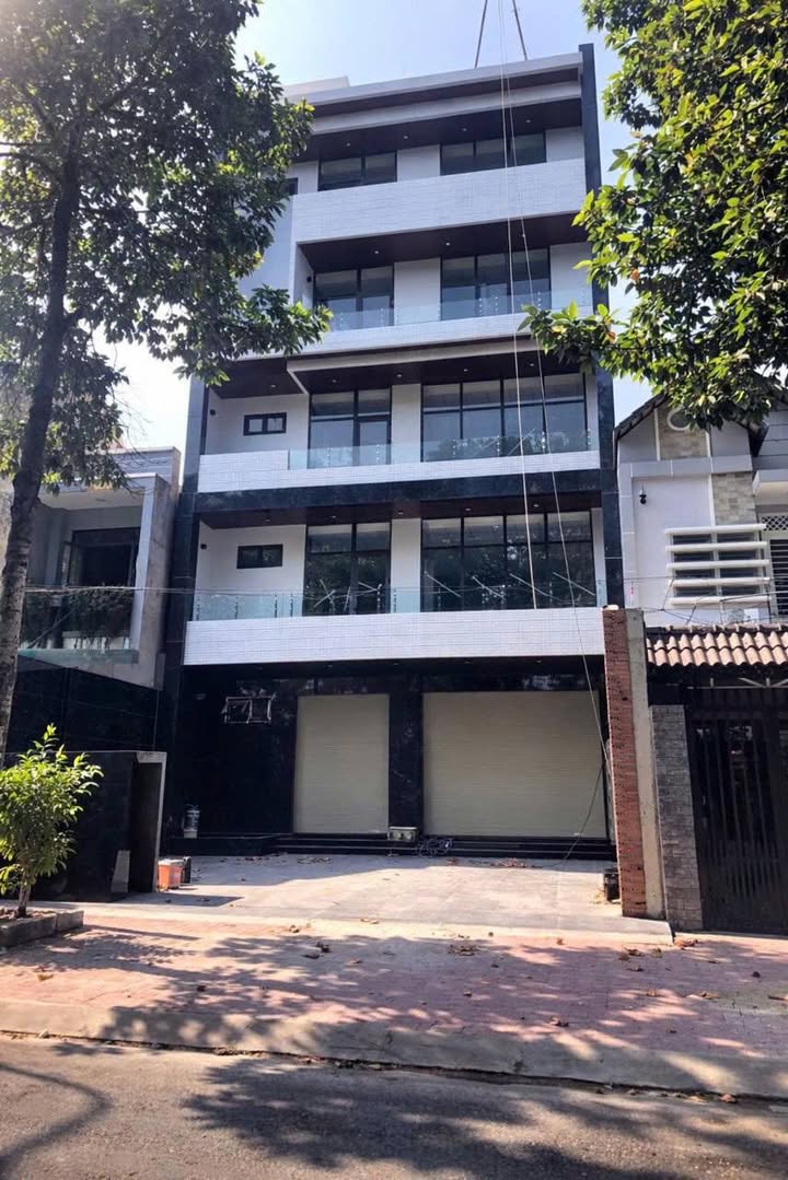 Tòa Nhà Mặt Tiền Kinh Doanh Thủ Dầu Một 1000m² - Sẵn Sàng Cho Thuê