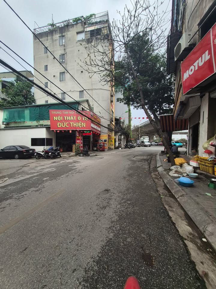 Bán Đất Tặng Nhà 2 Tầng Vĩnh Tuy 63m² - Sổ Đỏ, Ô Tô Tránh