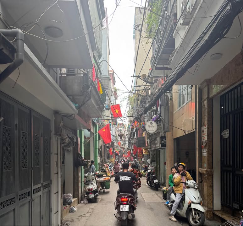 Nhà Phố Tôn Đức Thắng 25m² Lô góc - Kinh doanh, Sổ đỏ sẵn!