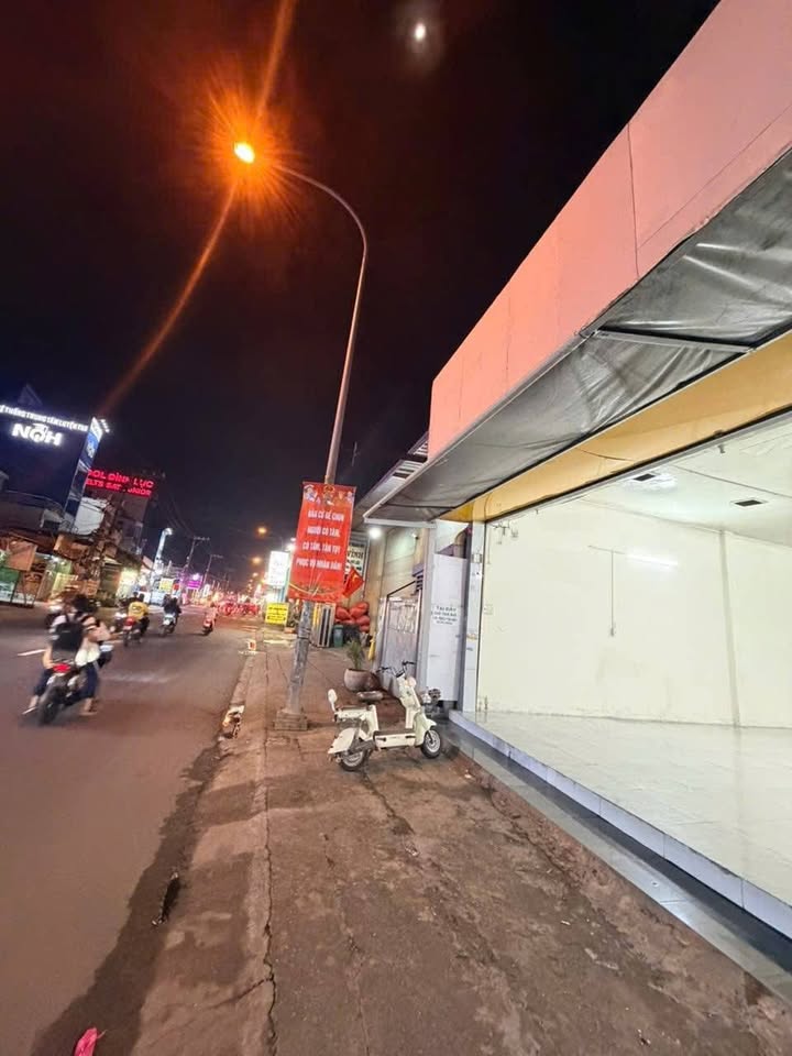 Cho thuê Mặt bằng Kinh doanh 110m² Mặt tiền Nguyễn Ảnh Thủ, Q12 - Giá 20 Triệu/Tháng