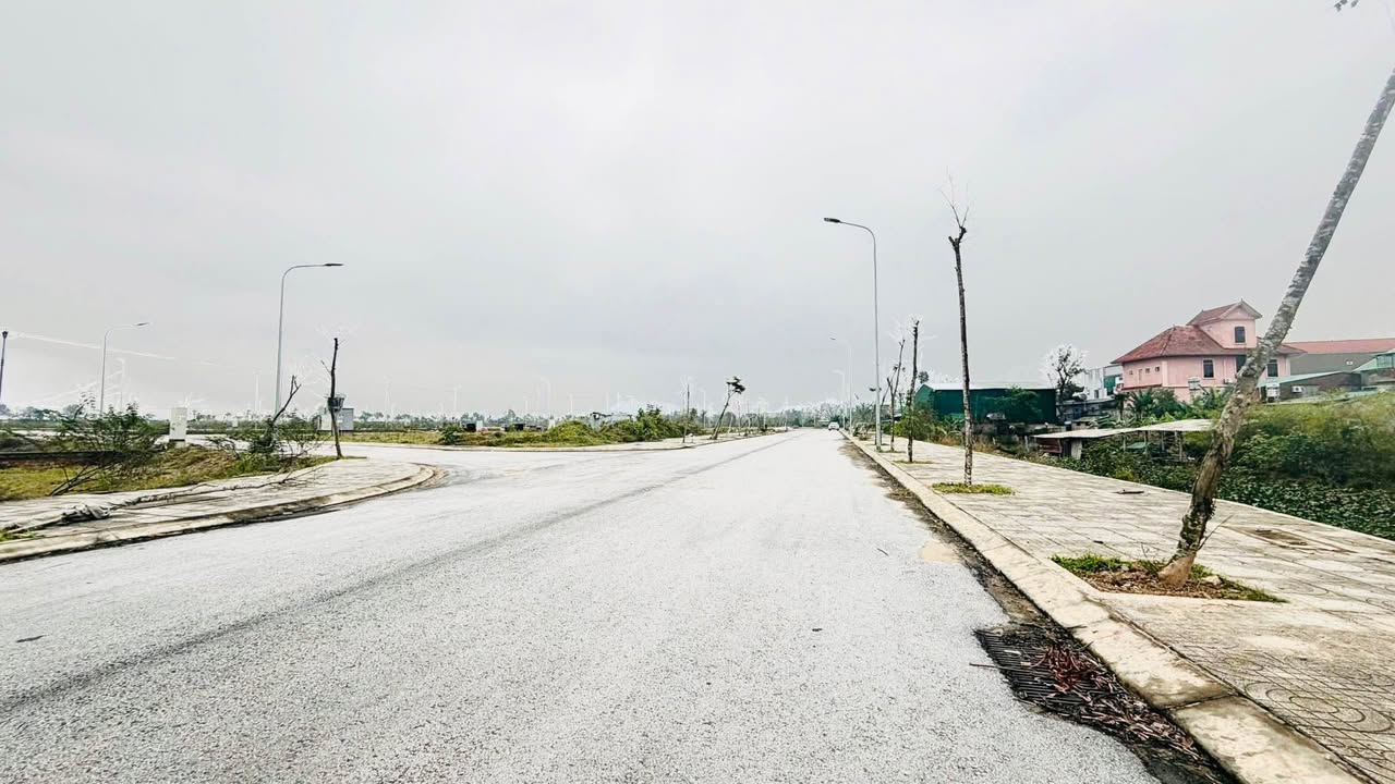 Đất nền Vinh 197m² - Sổ đỏ vuông vắn, mặt tiền rộng