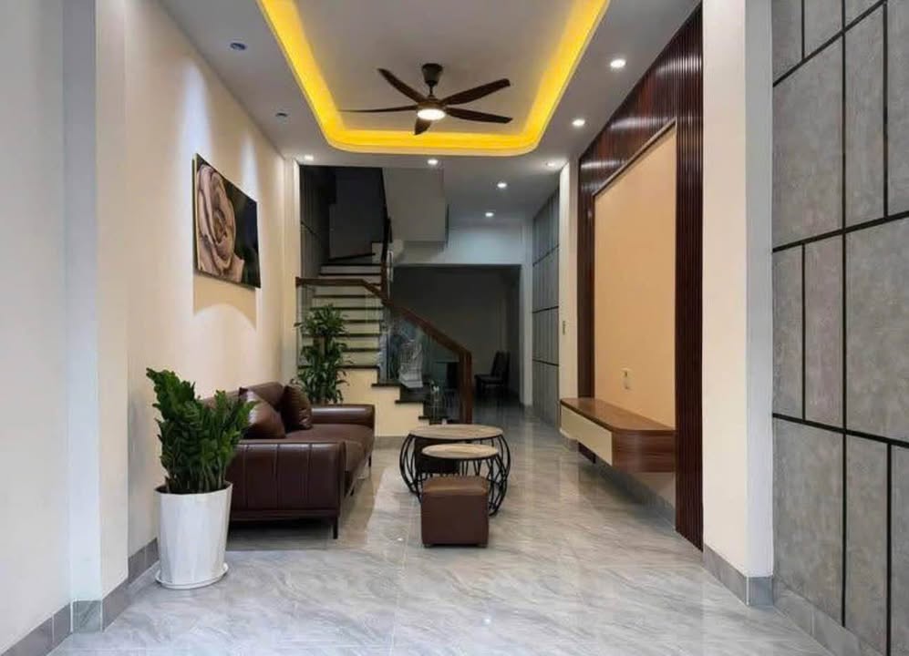 Nhà phố Đặng Quốc Chinh 40m² giá 3.79 tỷ - Mặt tiền kinh doanh đắc địa!