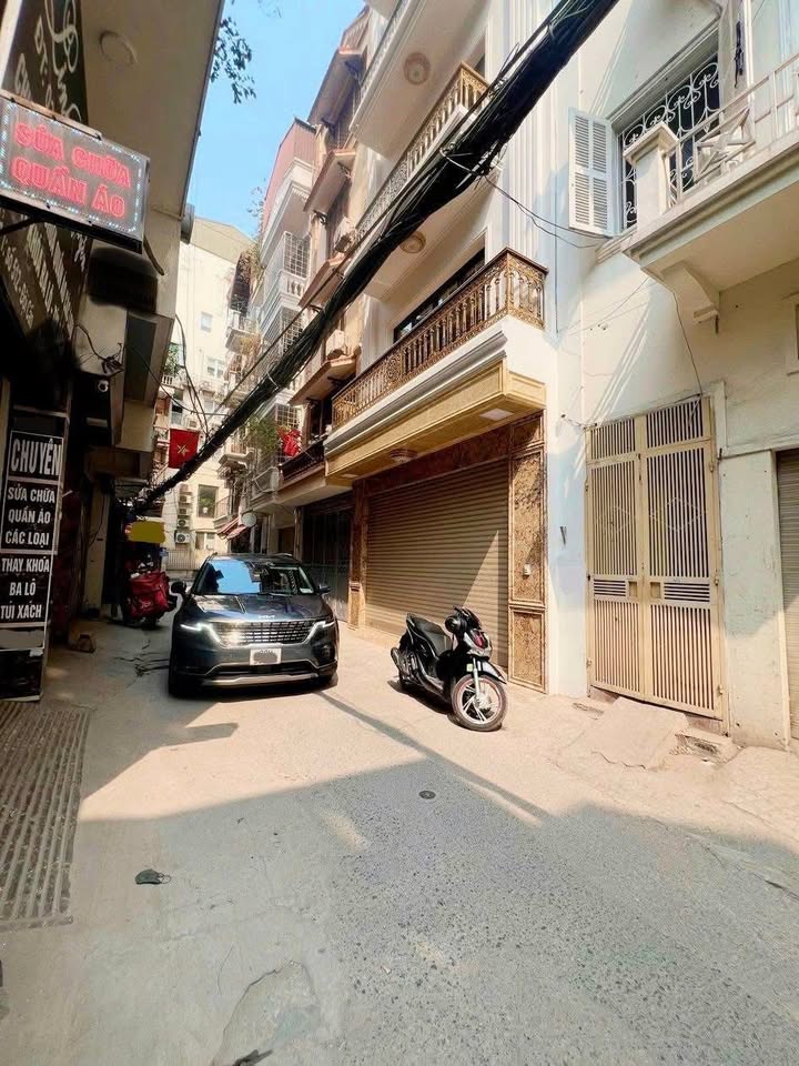 Bán nhà mặt phố Hoàng Quốc Việt 60m² - 26 tỷ - Vị trí đắc địa