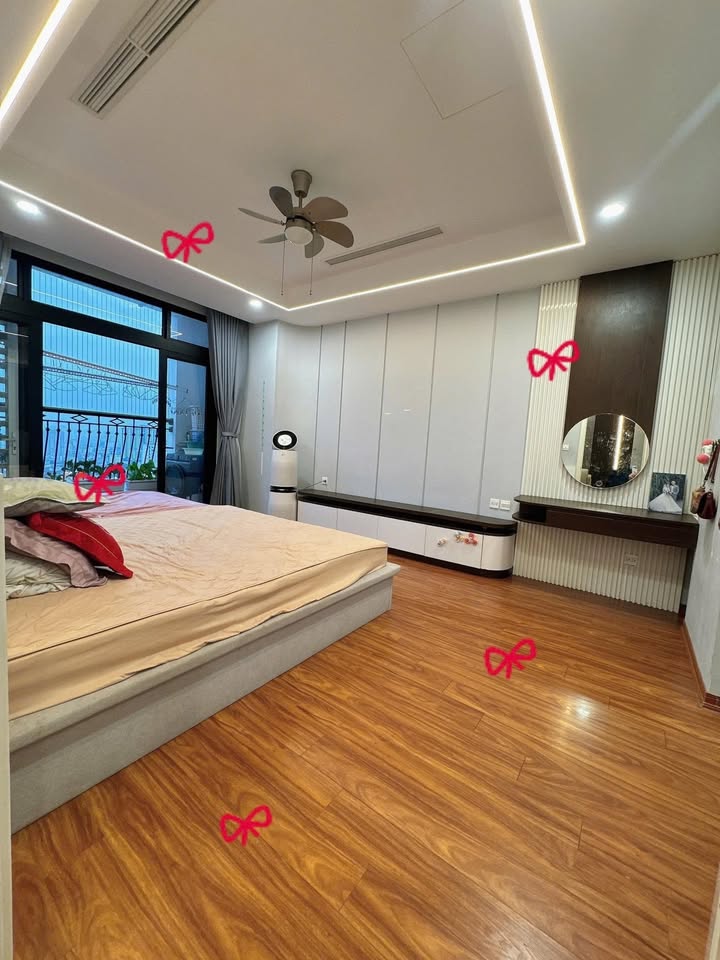 Căn hộ Royal City 132m² - Full nội thất cao cấp, 25 triệu!