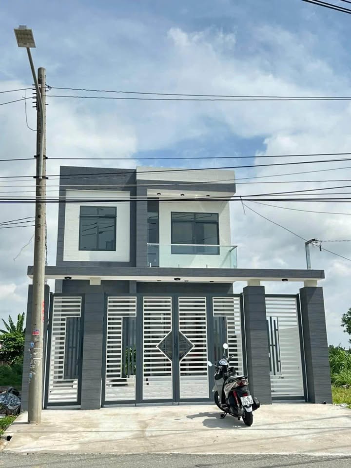 Nhà Đất Đỏ 140m² - Full nội thất, sân đỗ 2 ô tô, kinh doanh ngay!