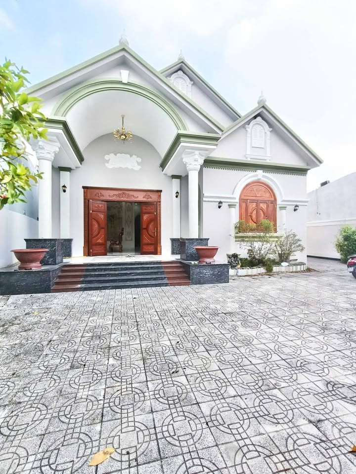 Biệt thự nhà vườn Tân An 459m² - Full nội thất, ô tô vào tận nhà!