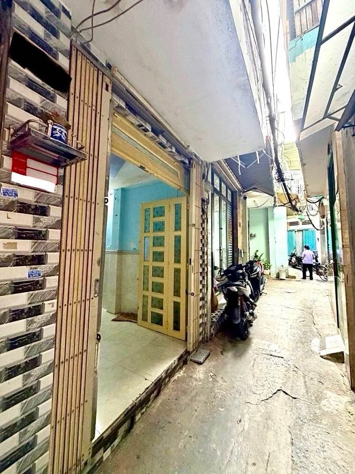 Nhà Trần Văn Đang Quận 3 13m² 2.2 tỷ - Giá tốt hiếm có!