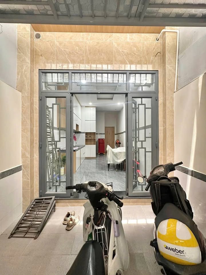 Thuê nhà nguyên căn Quận 7 - 5PN hẻm xe hơi - Giá tốt ở ngay!