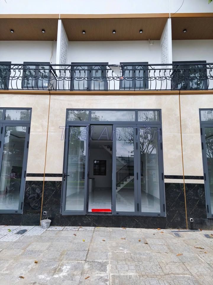 Nhà trệt lầu mặt tiền KD sầm uất KDC Ngân Thuận, Cần Thơ - 44m²