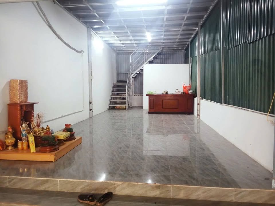 Nhà Nguyên Căn Nguyễn Lam Long Biên 50m² - Sẵn Sàng Kinh Doanh