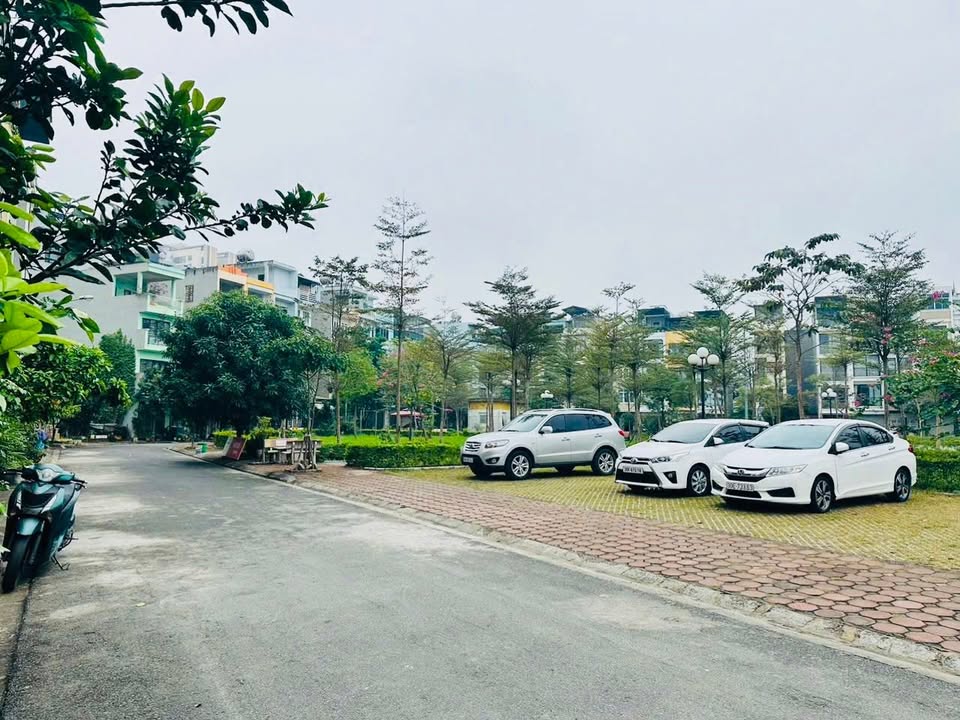 Đất Giang Biên - Long Biên 58m² - View Vườn Hoa, Tiềm Năng Cao