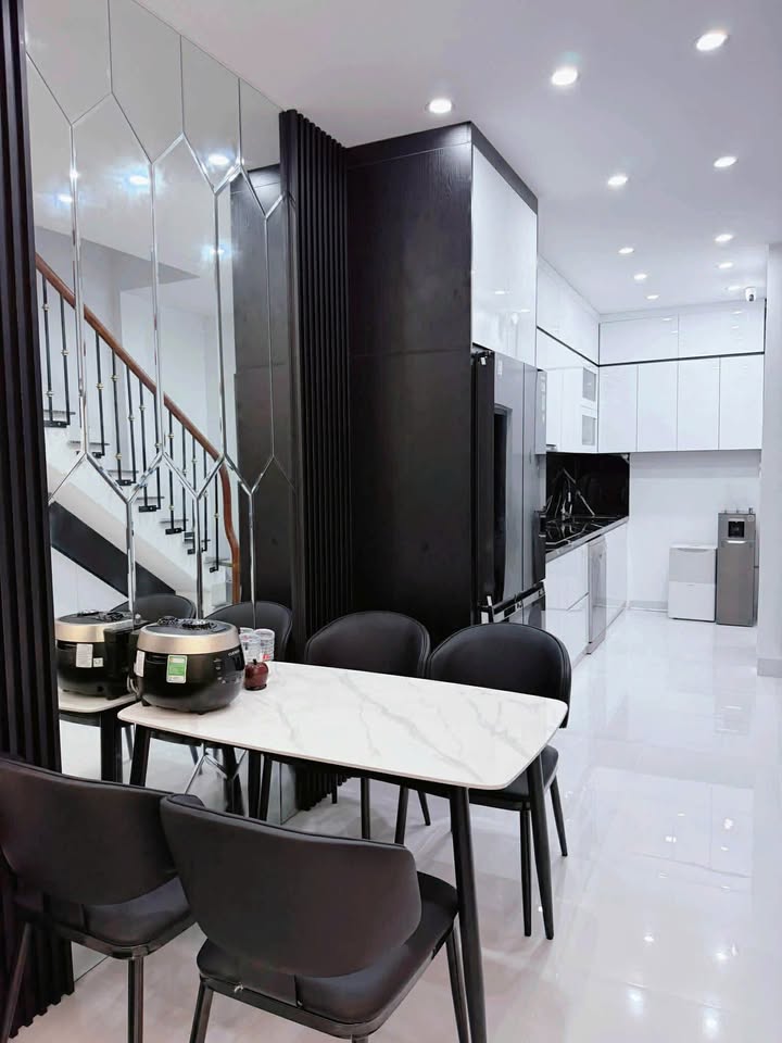 Nhà 3 Tầng Kiên Cố Xã Tiên Phương, Chương Mỹ - Sẵn Sàng Về Ở