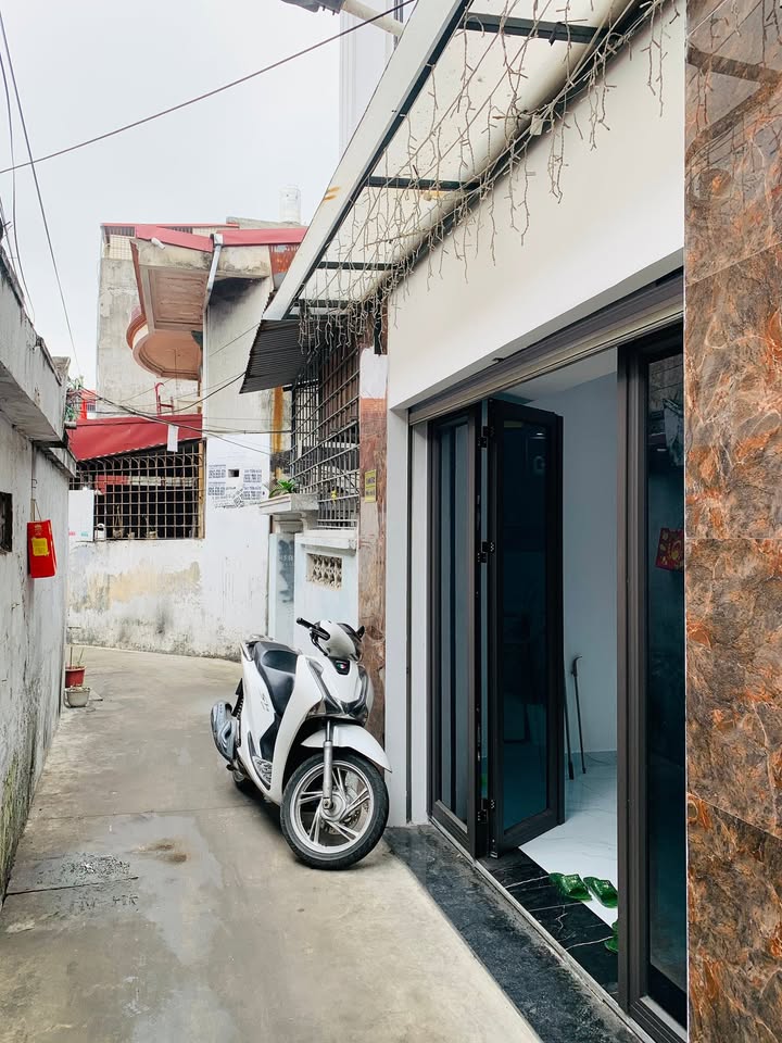 Nhà riêng Ngõ 52 Miếu Hai Xã 50m² - Sổ hồng chính chủ, 3 mặt thoáng!