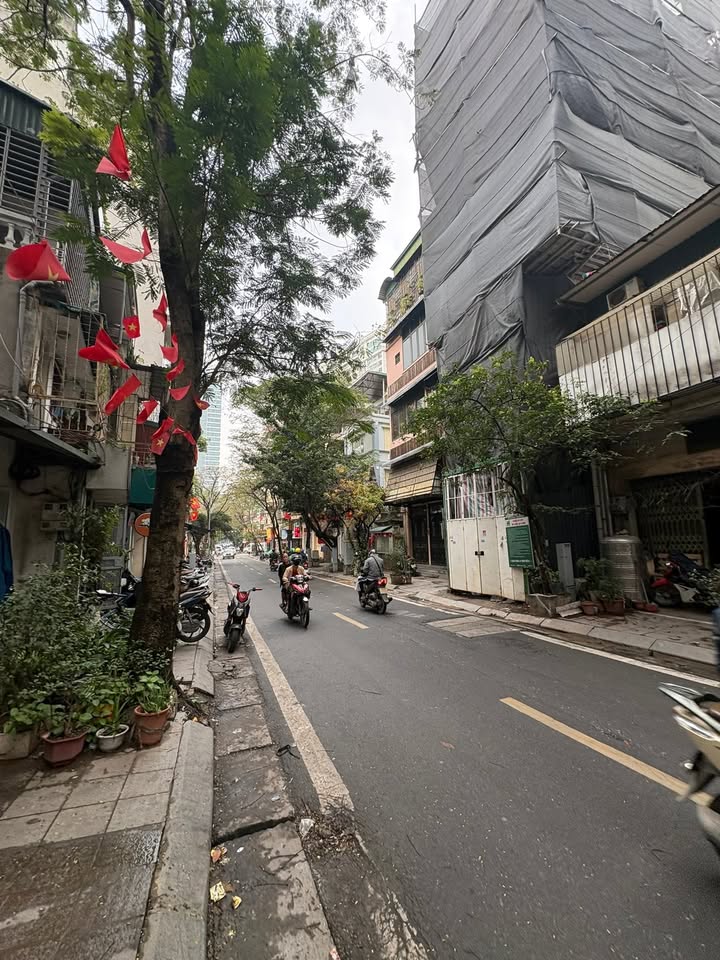 Chung cư Nguyễn Khắc Nhu 49.5m² Sổ Đỏ - Giá 5.2 Tỷ