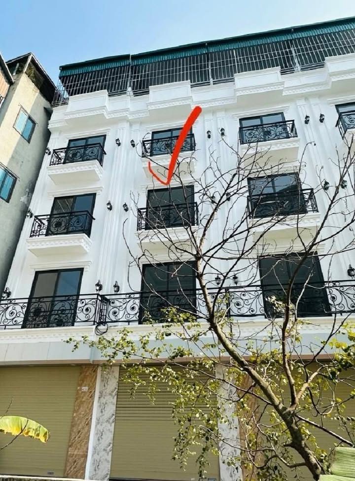 Nhà Phố Nguyễn Văn Linh, Long Biên 30m² - 5 Tầng, Sẵn Sàng Ở Ngay!