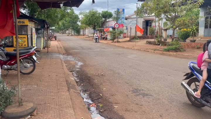 Bán đất 300m² mặt tiền QL14, Chư Sê, Gia Lai - Vị trí kinh doanh đắc địa