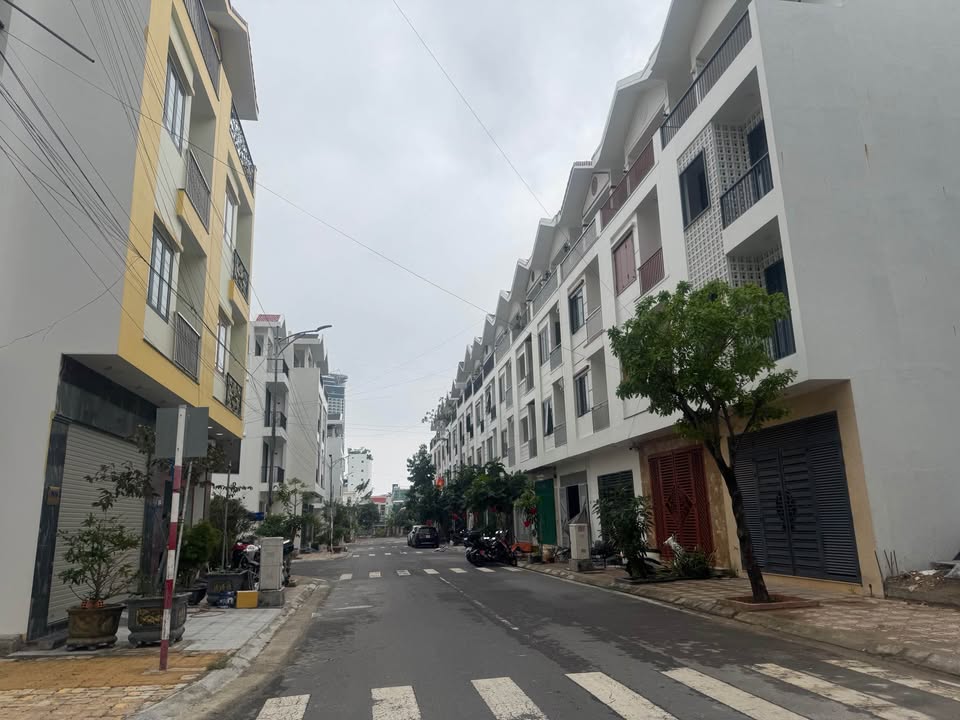 Bán Đất Tặng Nhà Thô 75m² Bắc Nha Trang - Sổ Đỏ Rõ Ràng, Gần Biển Phạm Văn Đồng