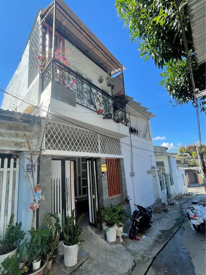 Nhà 2 Mặt Tiền Dương Văn Nga, Nha Trang - 45m², 2PN, Giá 3.5 Tỷ