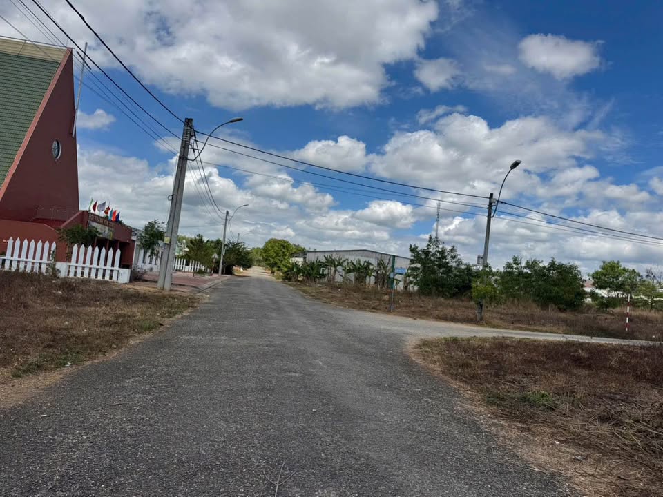 Đất nền Kon Tum 162m² - Sổ đỏ chính chủ, thổ cư 100%!