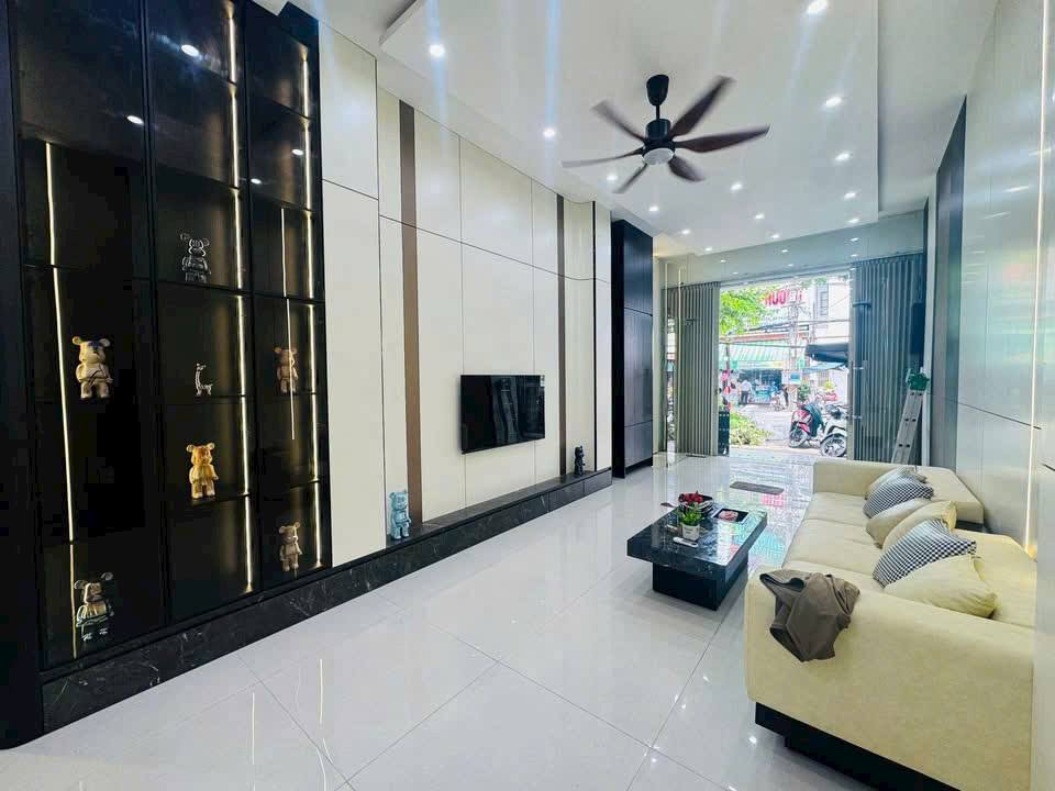 Nhà Mặt tiền Hải Châu 94m² 11.3 tỷ - Mặt tiền kinh doanh đắc địa!