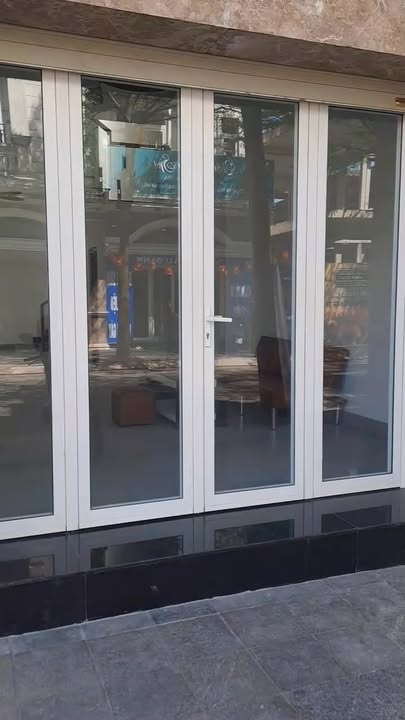 Bán cặp nhà phố Icon Central Dĩ An 65m² - Vị trí đắc địa kinh doanh ngay!