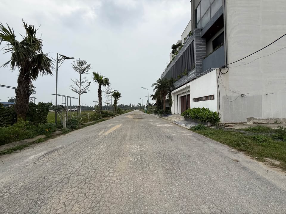 Đất nền Nghi Phú Cửa Lò 200m² giá 5 tỷ - Sổ đỏ chính chủ cực đẹp