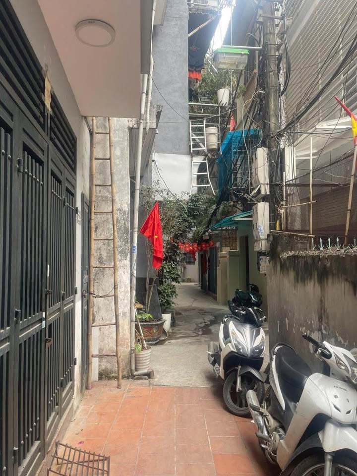 Nhà riêng Ngã Tư Sở 39m² giá 8 tỷ - Vị trí đẹp, quy hoạch ổn định!