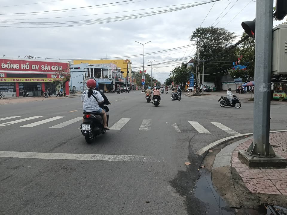 Đất nền La Gi 740m² 4.7 tỷ - Sổ đỏ chính chủ, Ô tô vào tận nơi!