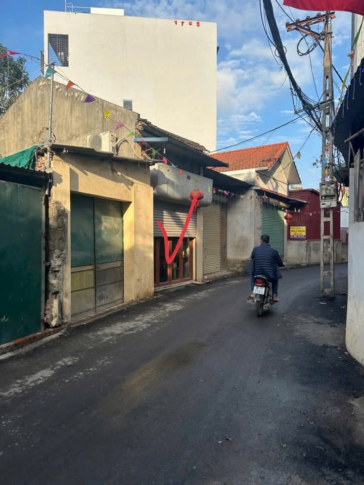 Đất Chương Mỹ 35m² giá 2.6 tỷ - Trục chính, sổ đỏ chính chủ