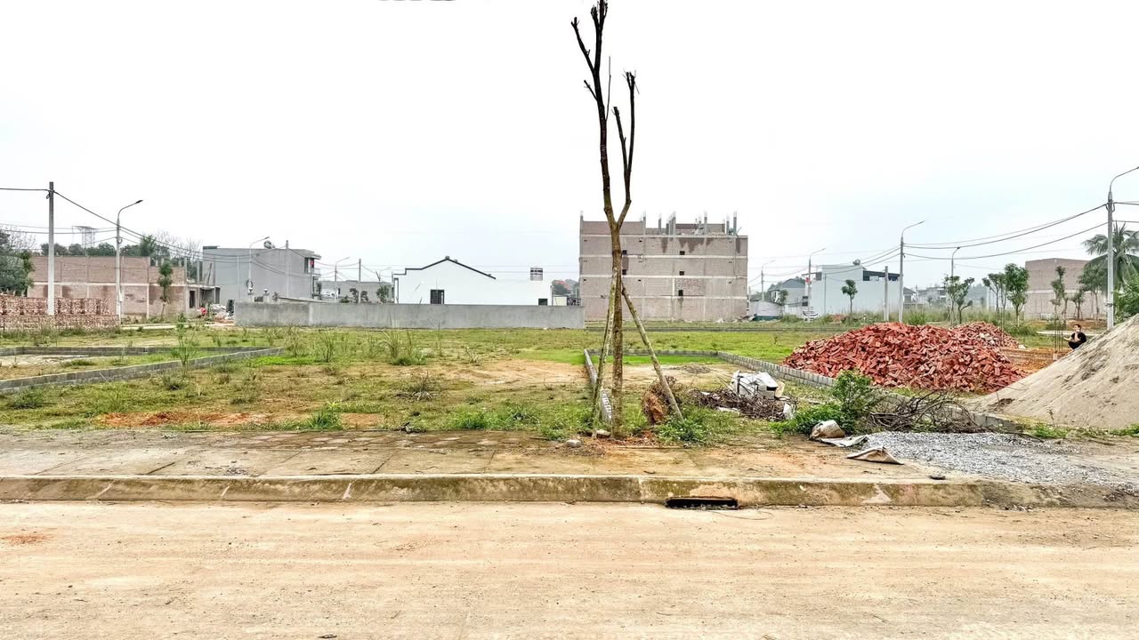 Bán Đất Nền Phổ Yên, Thái Nguyên - 100m² Mặt Tiền 5m - Sổ Đỏ Rõ Ràng