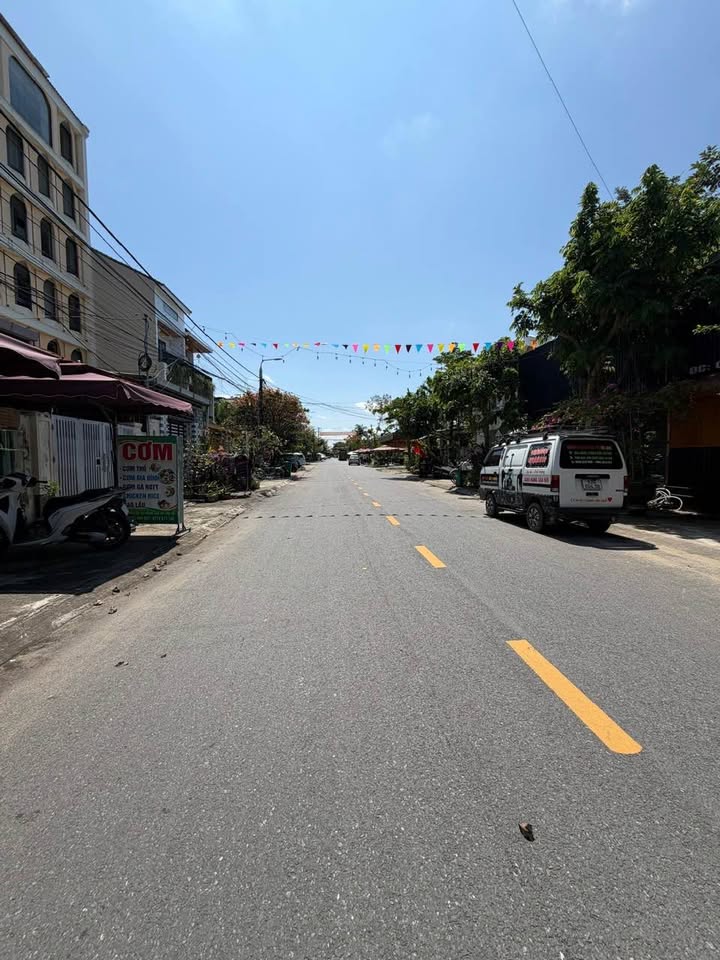 Bán đất tặng nhà 100m² mặt tiền đường rộng 13.5m tại Hội An - Sẵn sàng kinh doanh