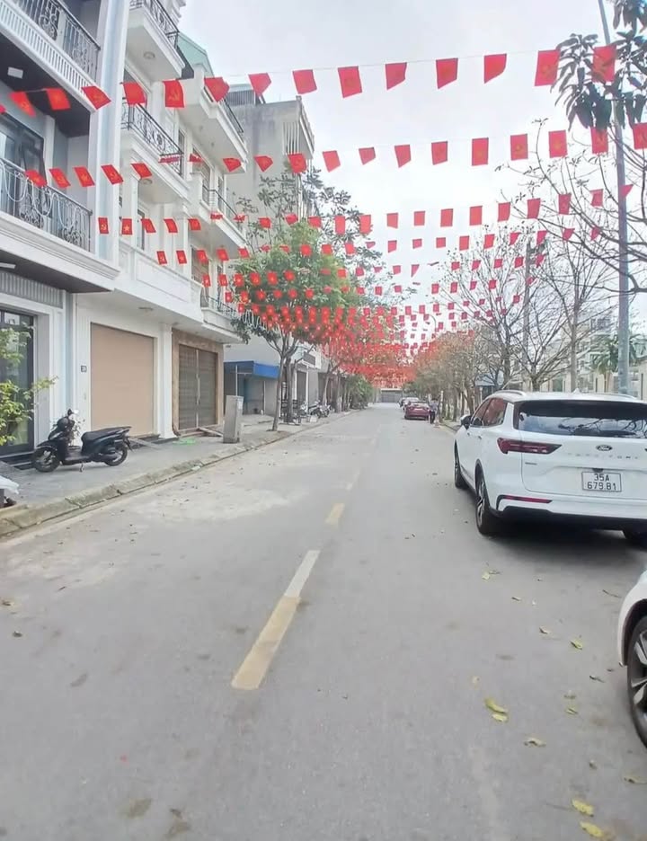 Nhà Mặt Đường Khu ĐT Dệt Nam Định - 63m², 4.5 Tầng, Kinh Doanh Tốt