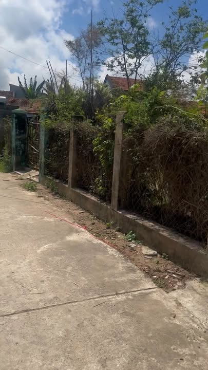 Bán nhà riêng Tuy Hòa 118m² giá 2.1 tỷ - Hướng Đông, ô tô đỗ cửa