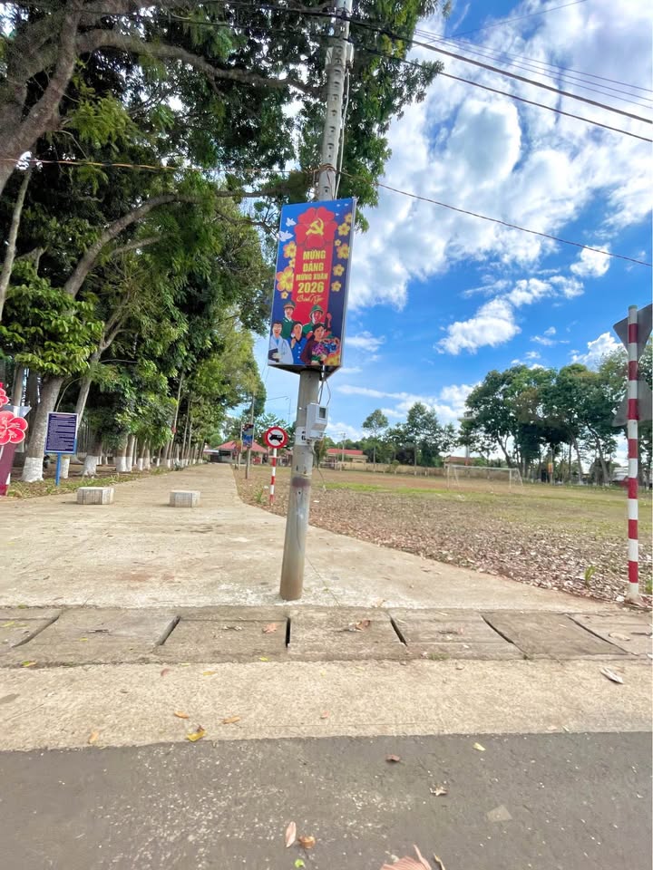 Đất Nền 300m² Sổ Riêng Thổ Cư Gần Sân Banh Bình Lộc, Đồng Nai - Chỉ 300 Triệu