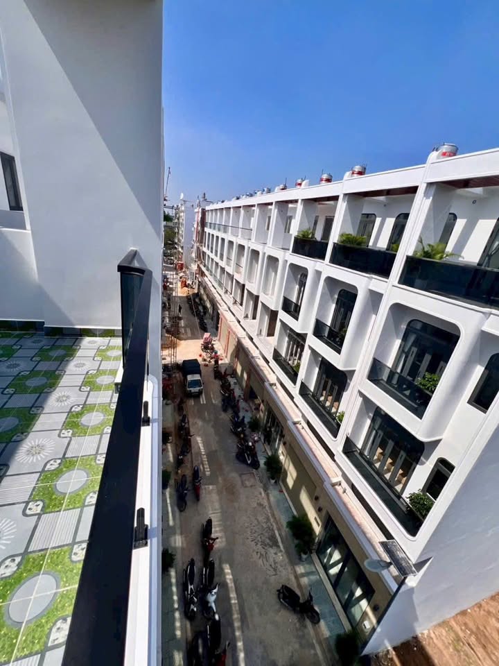 Nhà Phố Sổ Hồng Riêng - Bình Tân 96m² 4PN, 4 Tỷ/Thương Lượng