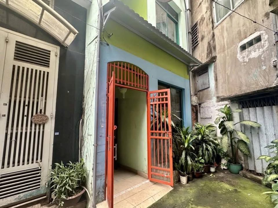 Cho thuê nhà 3PN mặt tiền Nguyễn Thiện Thuật, Q.3 - 20 Triệu/tháng