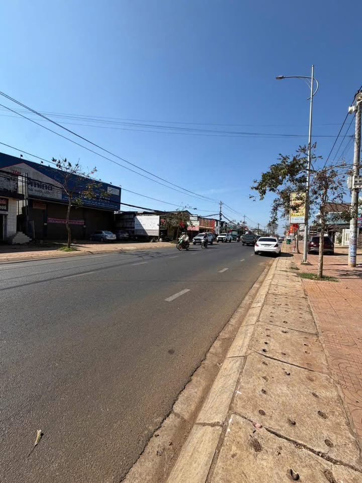 Nhà phố mặt tiền Krông Năng 850m² - Vị trí đắc địa, kinh doanh sầm uất