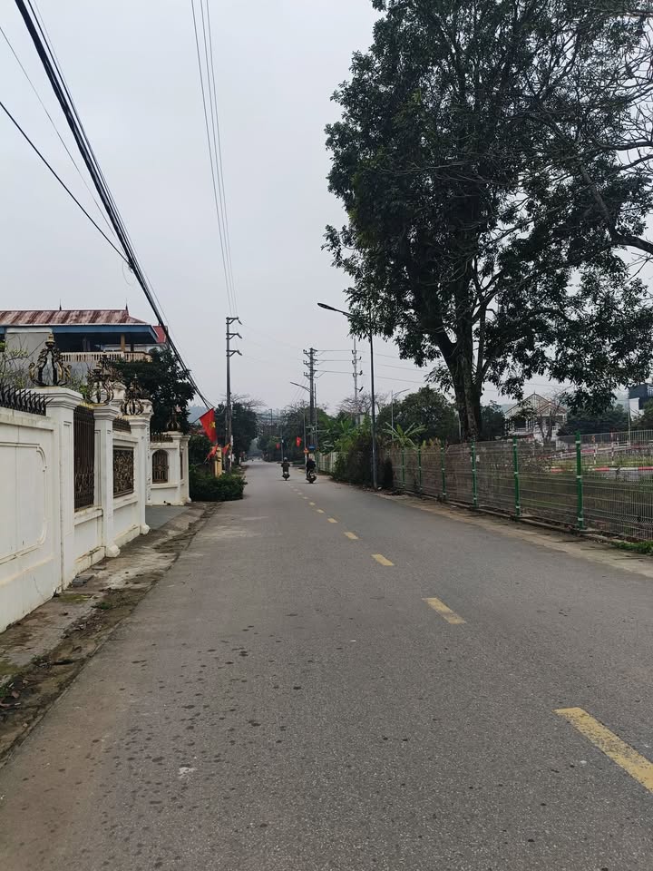 Đất nền Nguyễn Thị Minh Khai, Phúc Yên 100m² giá 3 tỷ - Sổ đỏ chính chủ