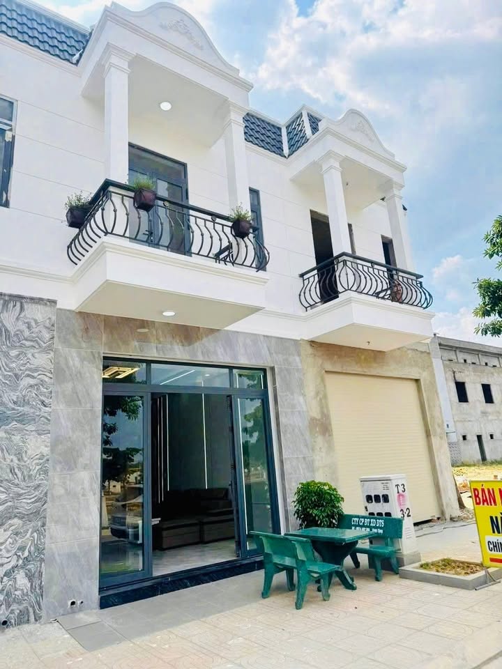 Nhà 2 Lầu Trệt 3PN Phường Uyên Hưng, Tân Uyên - Giá 7 Triệu/Tháng