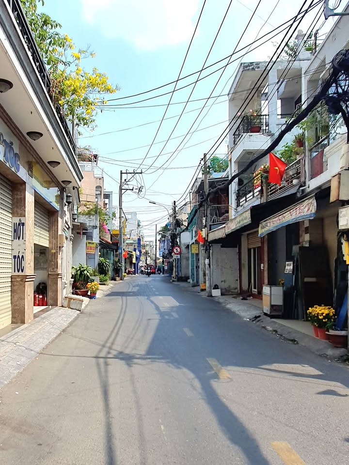 Nhà Phố 62m² Hẻm Xe Hơi Thông - Cạnh Chợ Tân Bình, TP.HCM