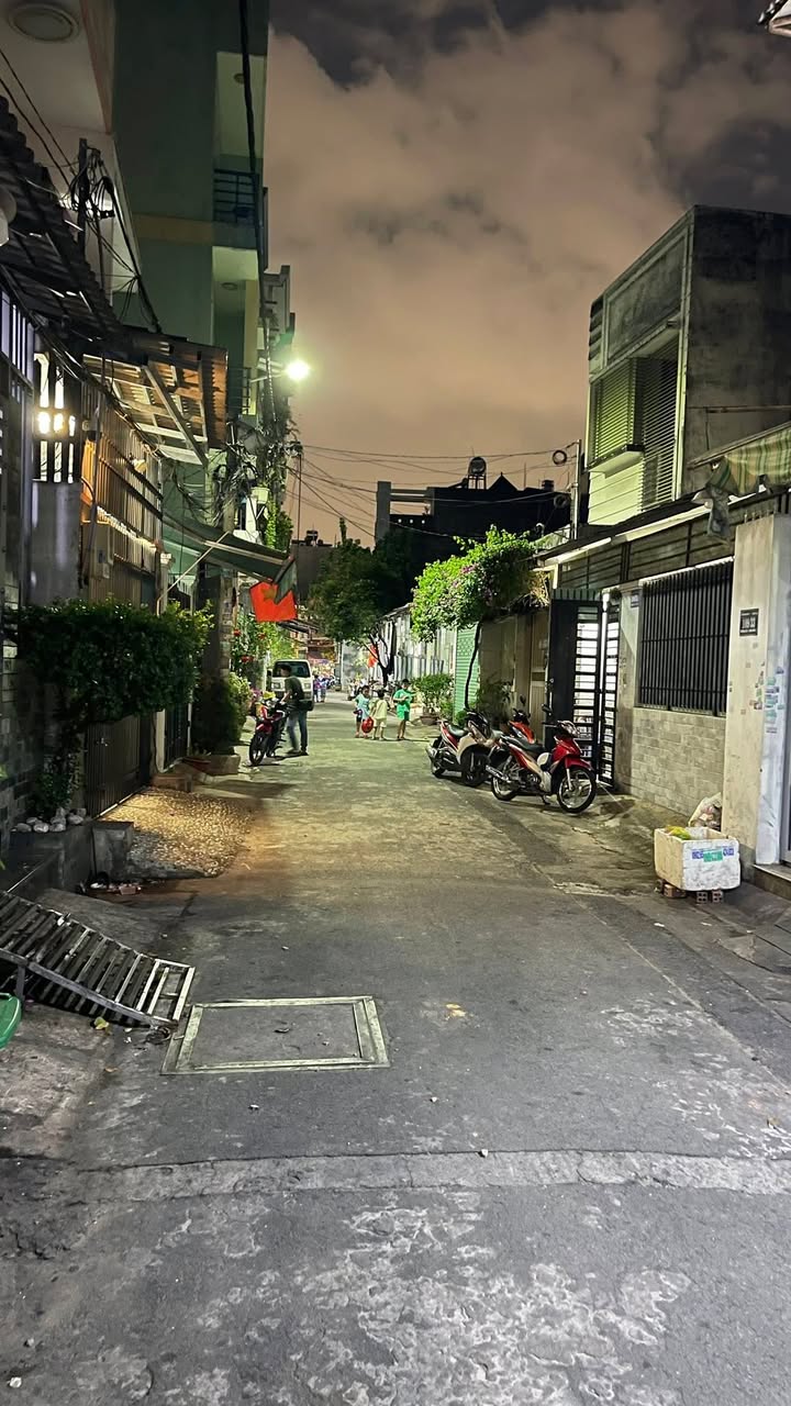 Nhà Riêng Bình Tân 60m² giá 6.7 tỷ - Ô Tô Vào Tận Nhà!